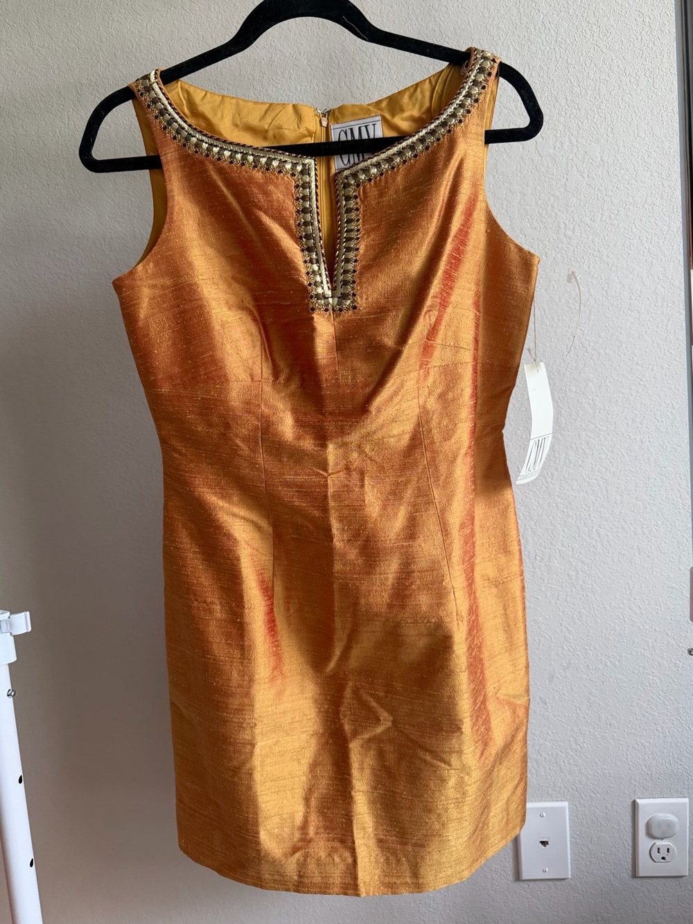 Carmen Marc Valvo Gold Sleeveless Embellished Sheath Dress (6)